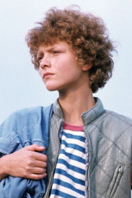 Marcin Barański as Pietrek / Chłopiec-inwalida / Alladyn