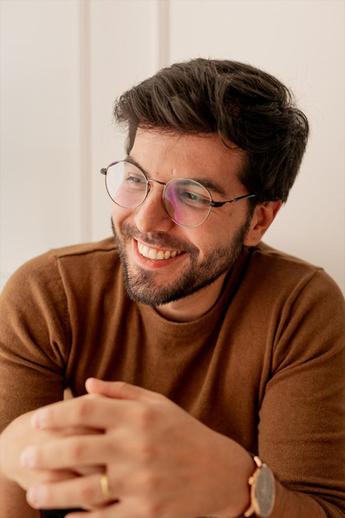 Rapha Pinheiro as Rapha Pinheiro