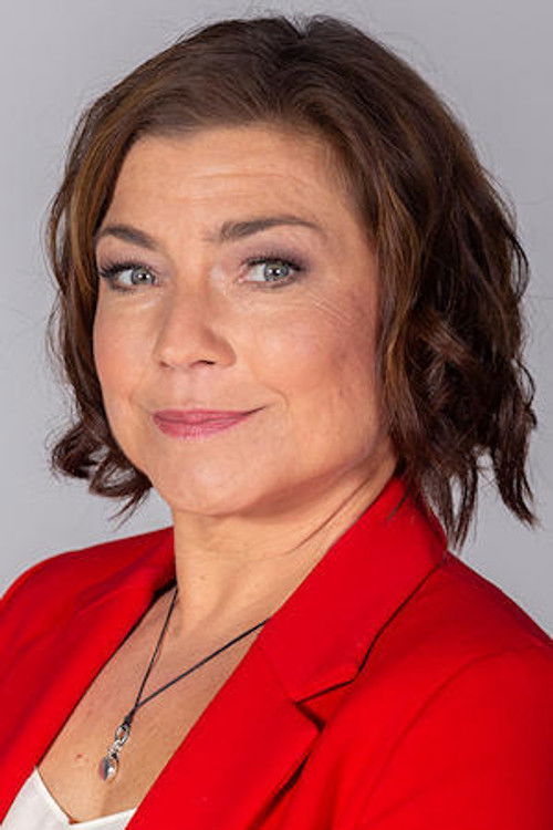 Claudia Schmutzler as Kellnerin