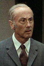 Hans Baur as Kaplan