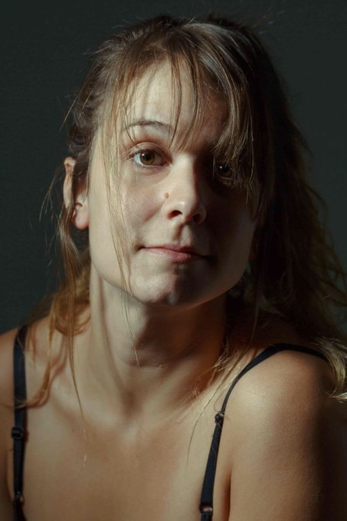 Helena Miguel as Mãe