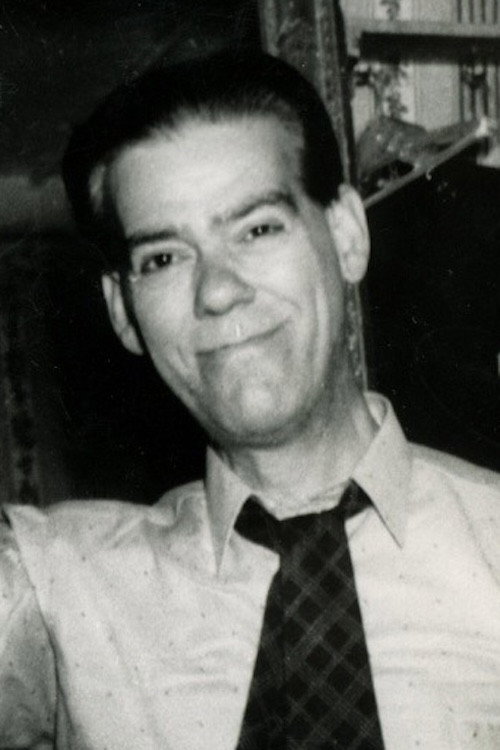 Leopoldo Ortin as Abuelo El Centauro