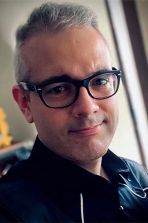 Pablo Vara as Pablo / Niño con cáncer (voice)