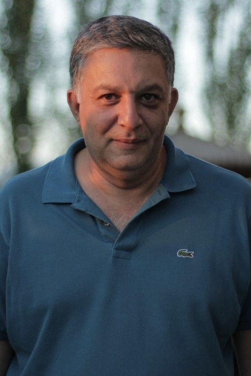 Mher Mkrtchyan as Vardan