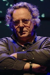 Ruut Weissman as Cabaretier / Soldaat