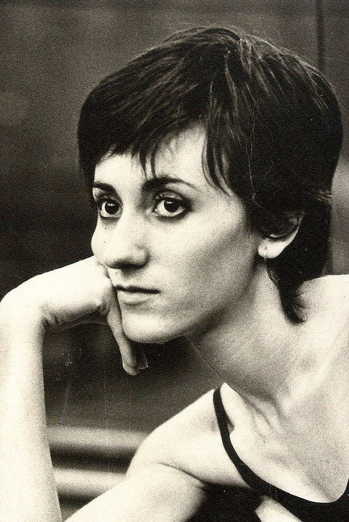 Margarida Bettencourt as Narrator