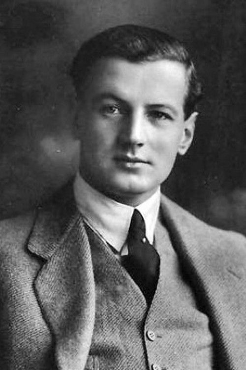 Carlo Keil-Möller as 