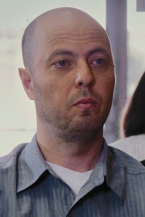 William Akis as Le livreur