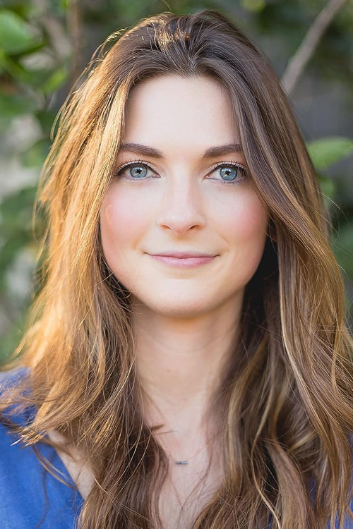 Kelsey Bascom as Kelly