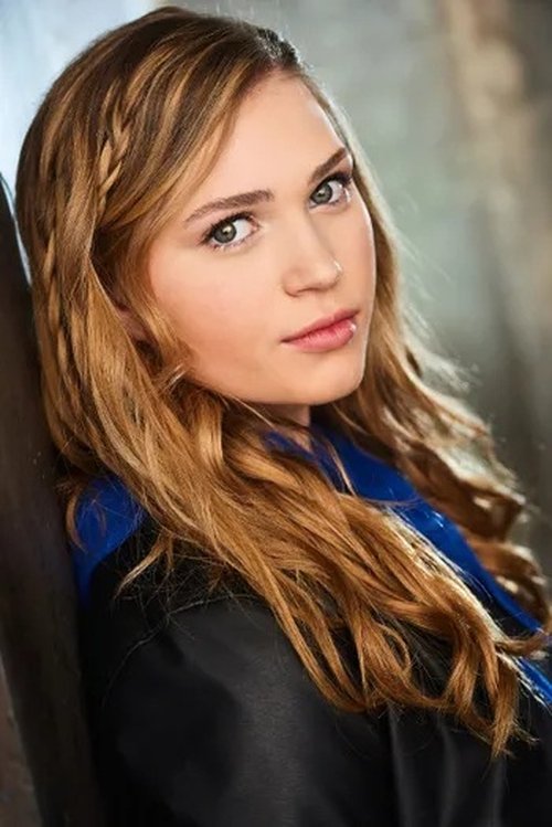 Kalen Bull as Kayla