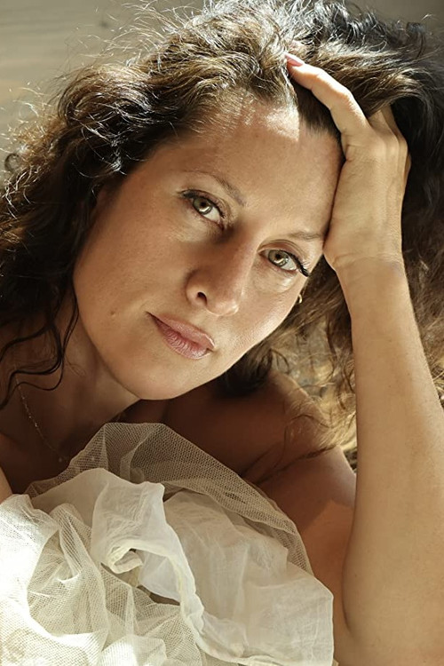 Moksha McPherrin as Caroline