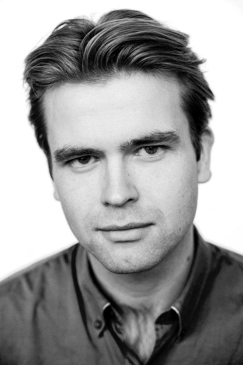 Kasper Antonsen as Erik