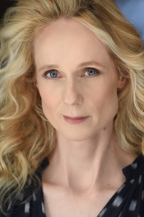 Lucy Taylor as Valaria