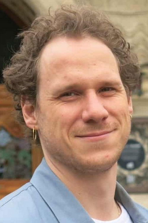 Joachim Bach Rosendal as Bandit in Tree