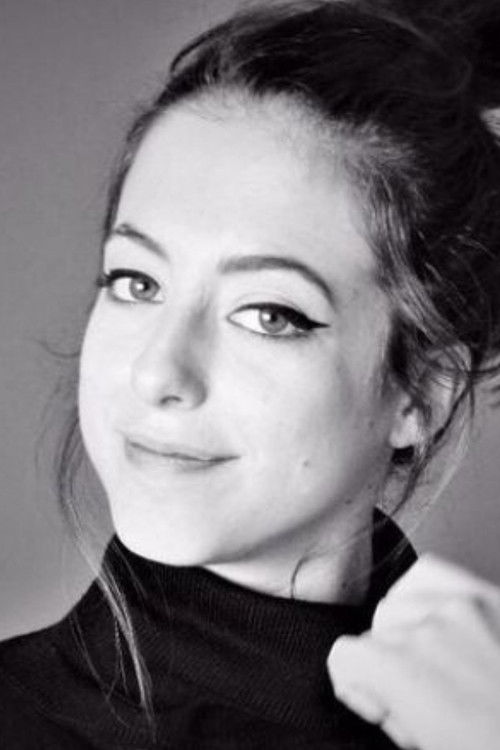 Nathalia Nunes as Party Guest