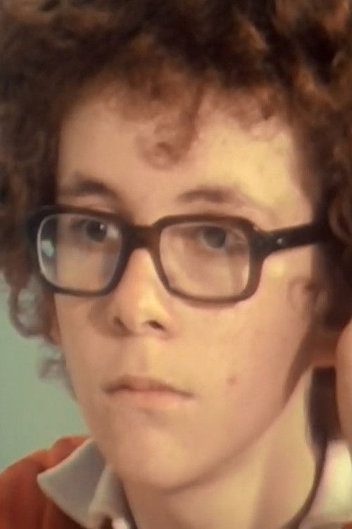 Алберт Леви as Червеният облак