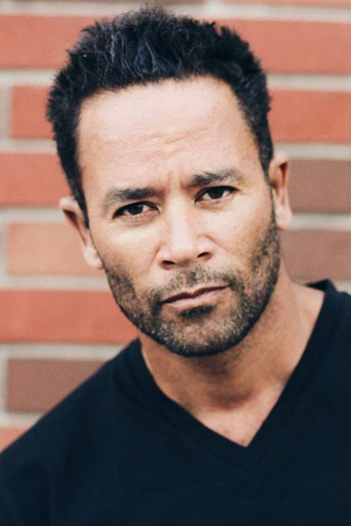 Thyme Lewis as Chris Mack