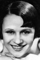 Claire Franconnay as La patronne du beuglant