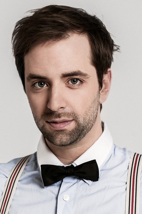 Étienne Dupuis as Valentin