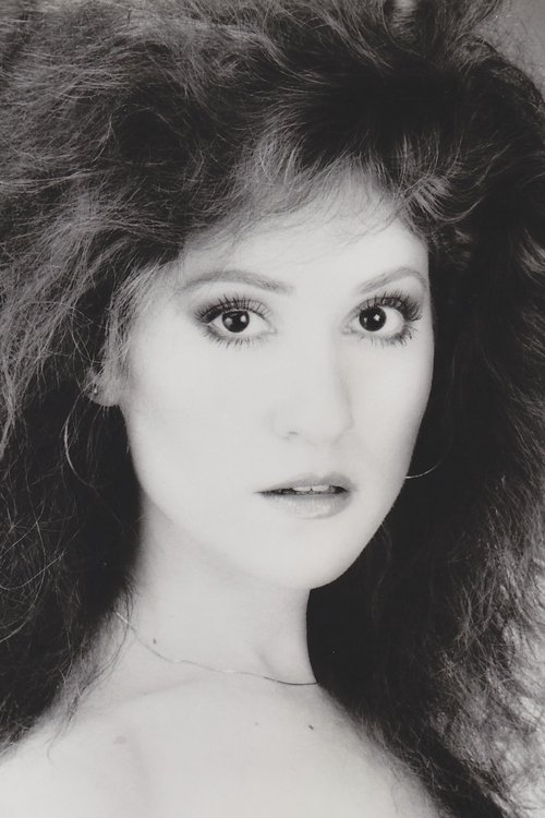 Elizabeth Arlen as Dee Harris