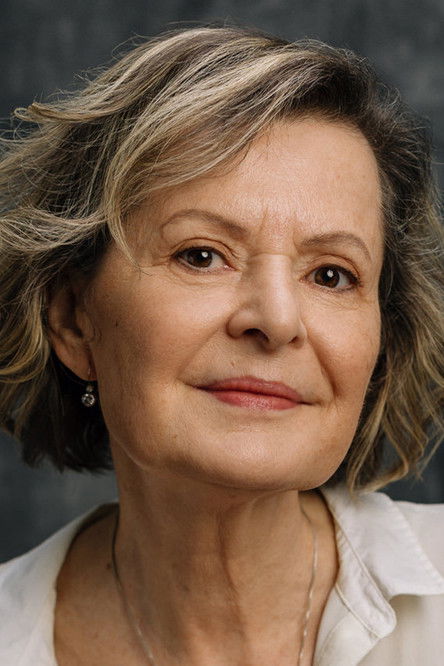 Edit Vlahovics as Erzsi Bóna