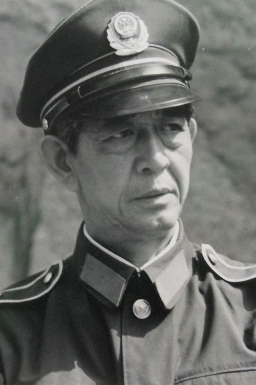 Baohe Yang as Shopkeeper