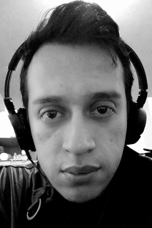 Alberto Badillo as Patient