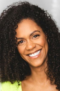 Joella Crichton as Fiona