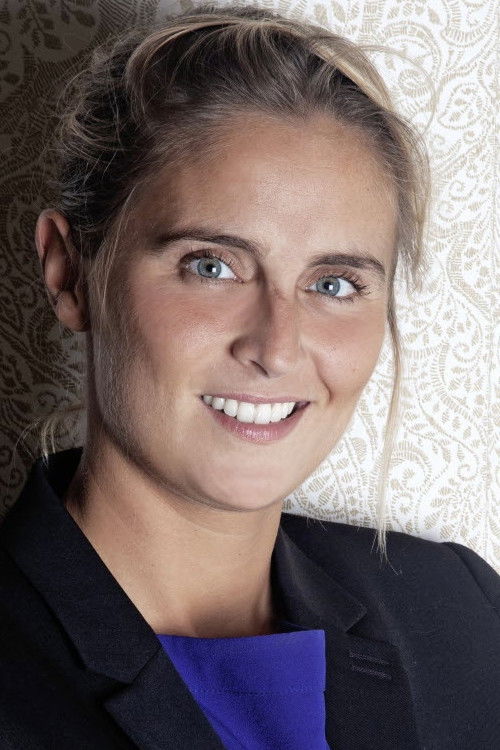 Pauline Déroulède as Elle-Même