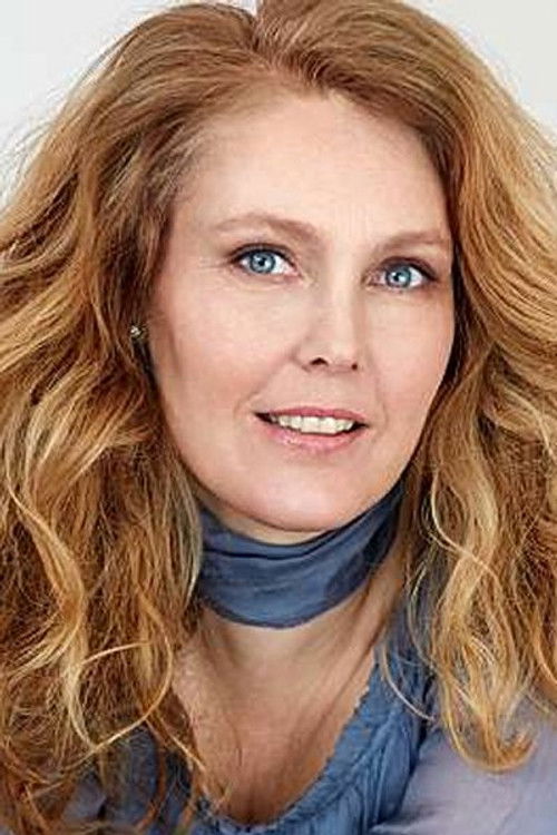 Sanne Graulund as Sangerinde