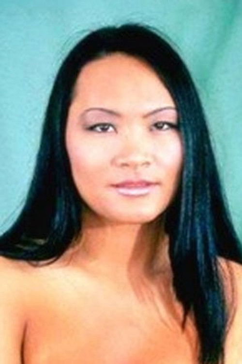 Aaliyah Yi as Game Girl