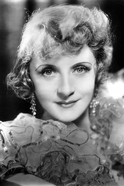 Billie Burke as Clara Pidgeon