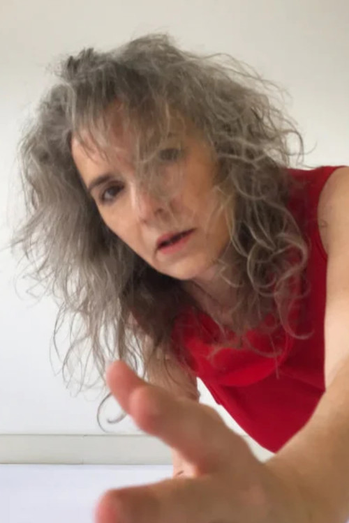 Suzi Weber as Entrevistadora de TV