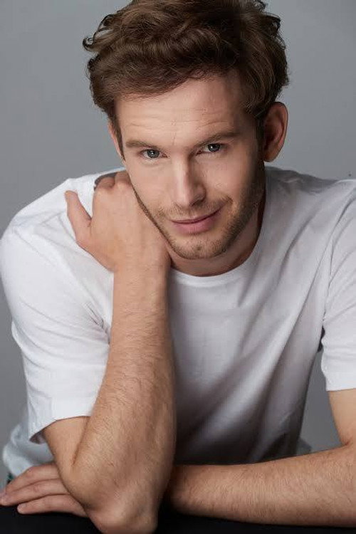 Carlos Soroa as Eloy