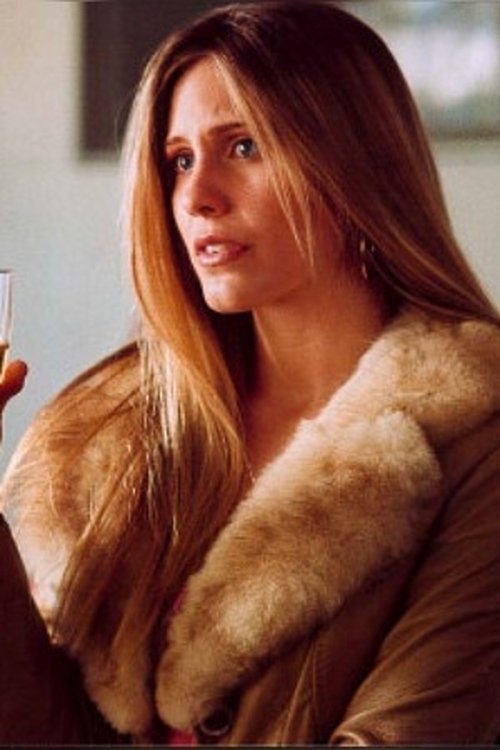 Paityn James as Nina / Nancy