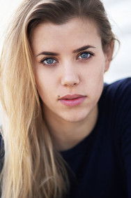 Sina Zadra as Josefin Reinhard