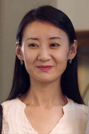 Li Yishan as Lisa