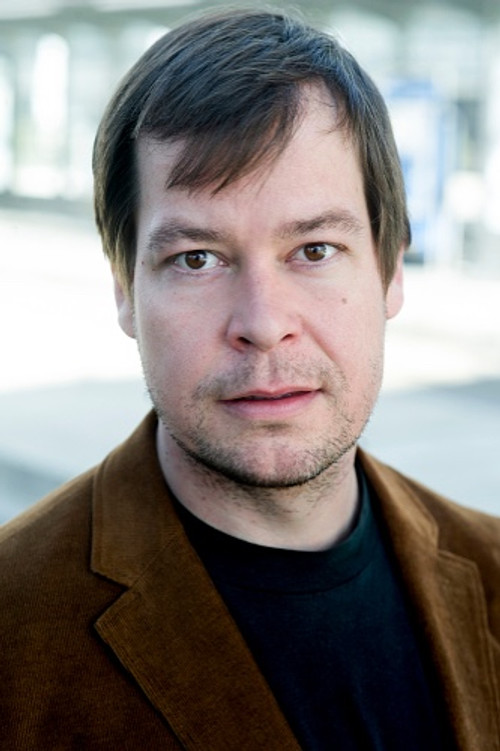 Danny Exnar as Georg Huber