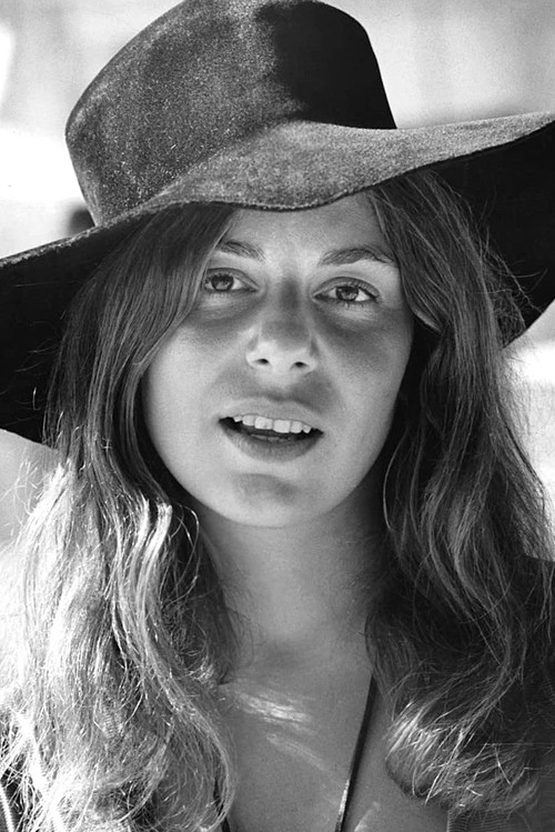 Jeannie Berlin as Goldie (Mom)