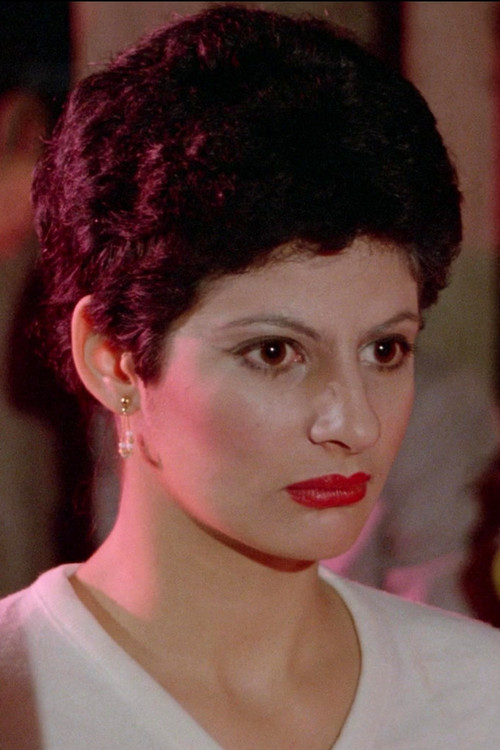 Sandy Gazelle as Suzy