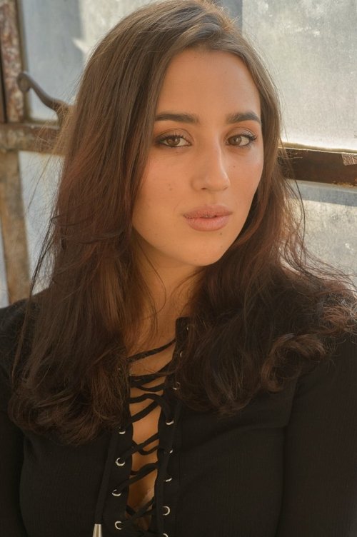 Indiana Tali as Taylor