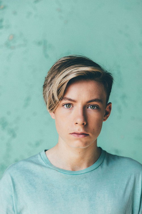 Mackenzie Sol as Kyle