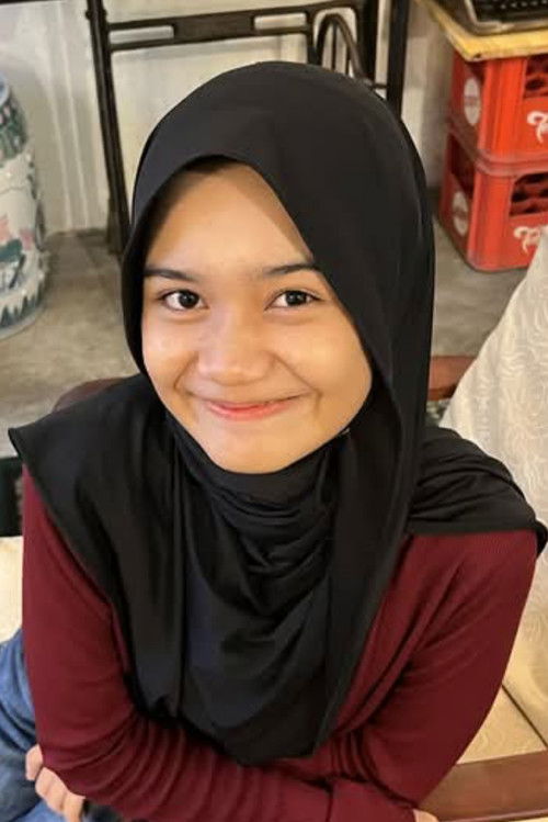 Junica Dannia as Junica