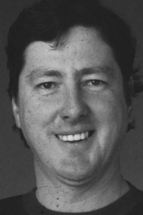 Robert Gravel as Policier