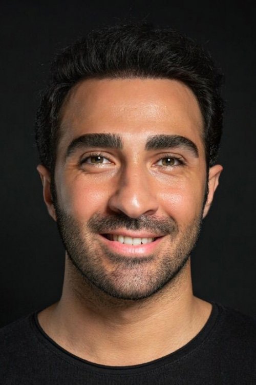 Fatih Altun Yayla as Derviş Enes