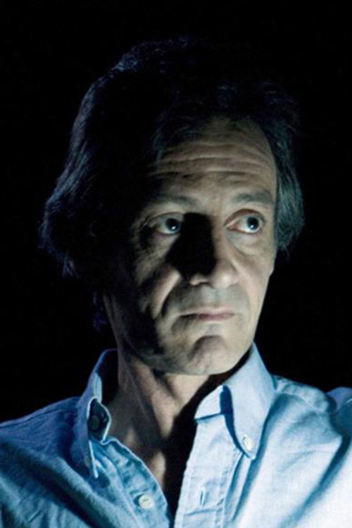 Abel Tripaldi as Néstor