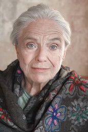 Maria Mägdefrau as Frau Burmester