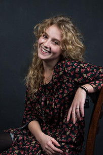 Suzana Krevh as Meta