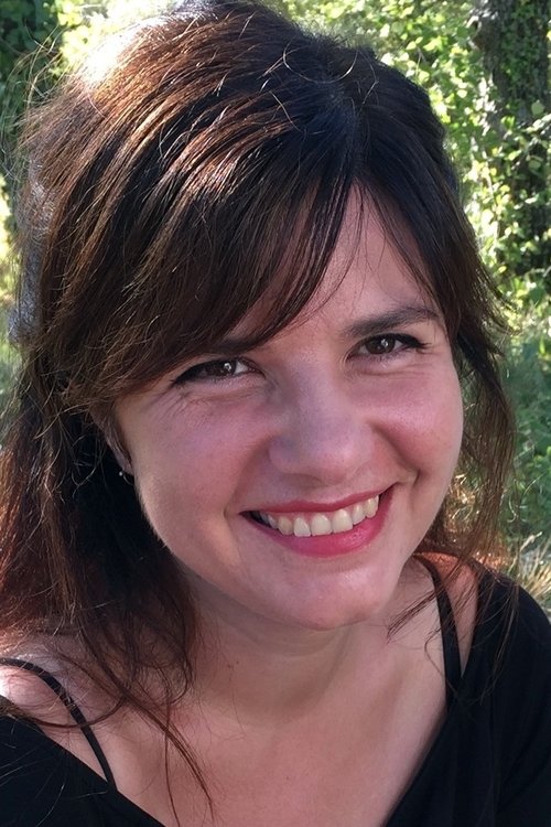 Servane Ducorps as Laura