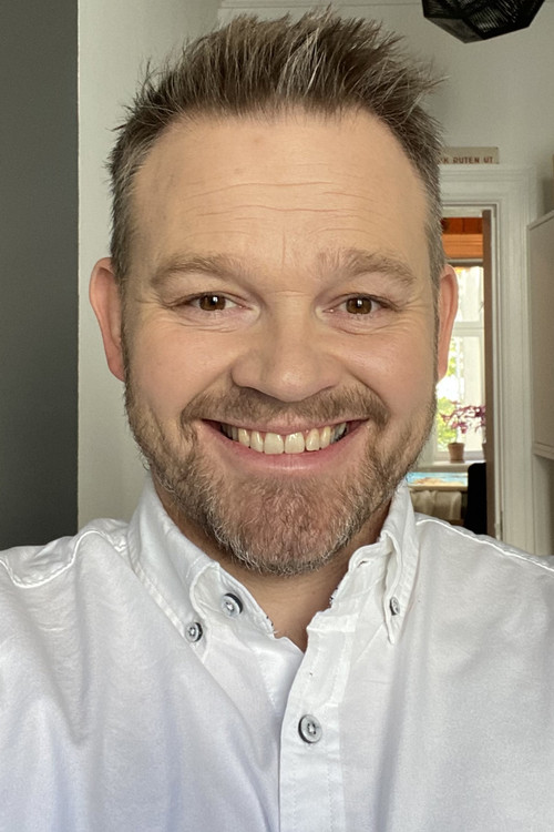 Pål Richard Lunderby as Speaking Journalist from VG(News Paper)